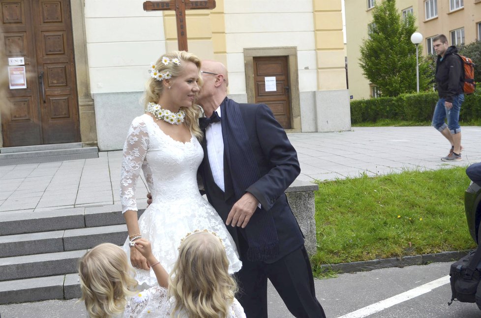 Svatba Ivo Valenty a jeho dlouholeté družky Aleny ve Zlíně (14.5.2016)