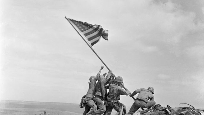 Slavný válečný snímek fotografa Joea Rosenthala.