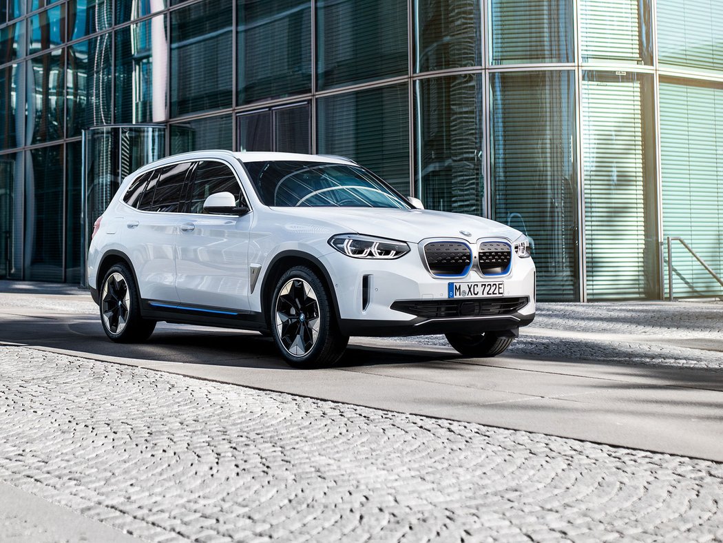 BMW iX3