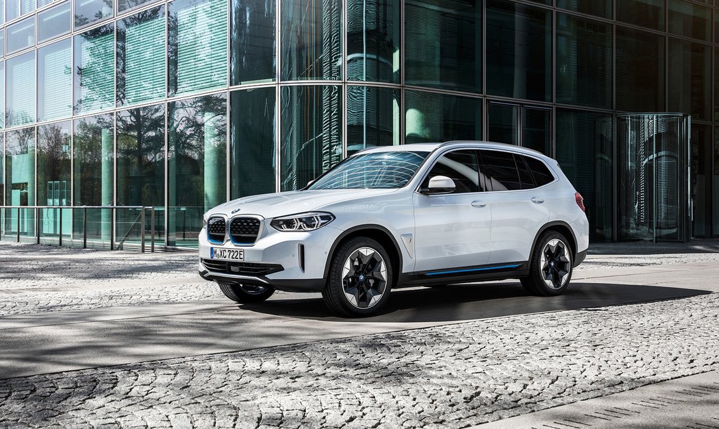 BMW iX3