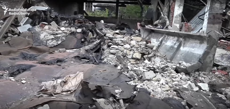 Zde v Izjumu spali ruští okupanti, když na budovu Ukrajinci vyslali útočné rakety