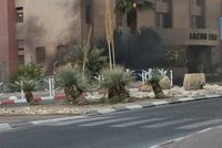 Poplach v populárním izraelském letovisku. U vchodu do hotelu dopadl dron z Jemenu