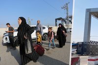 Z Pásma Gazy začínají do Egypta odcházet cizinci. Mají být mezi nimi i Češi