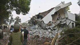 Při útoku Hamásu v kibicu Be&#39;eri zemřely desítky lidí.