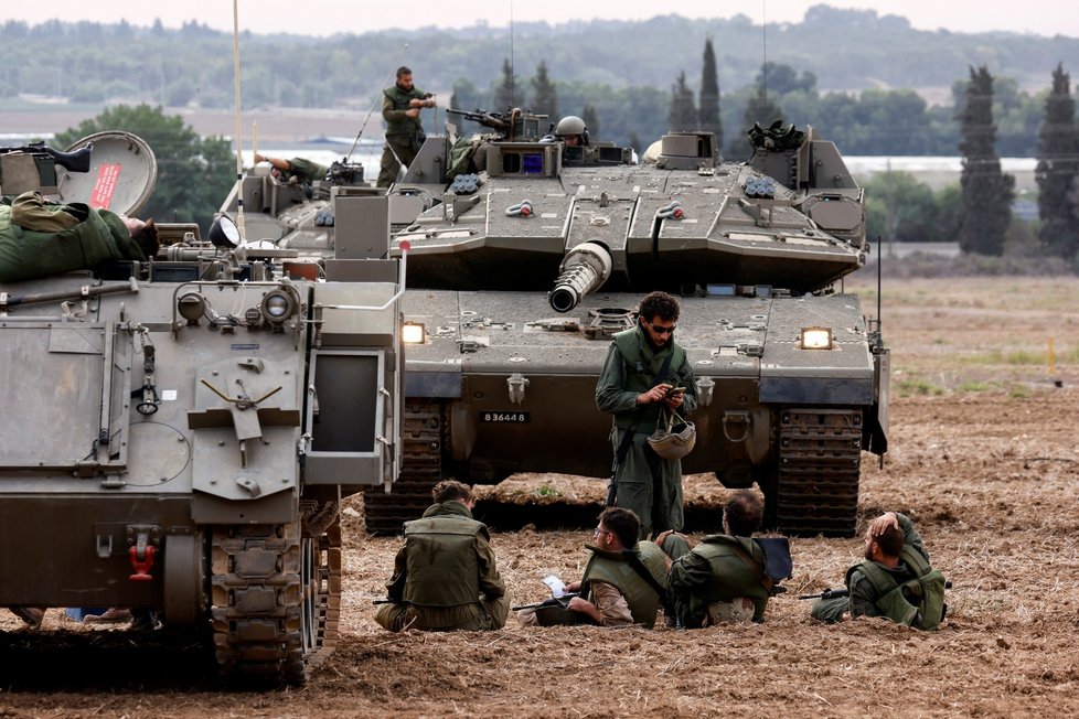 Izraelští vojáci se shromažďují (9. 10. 2023).