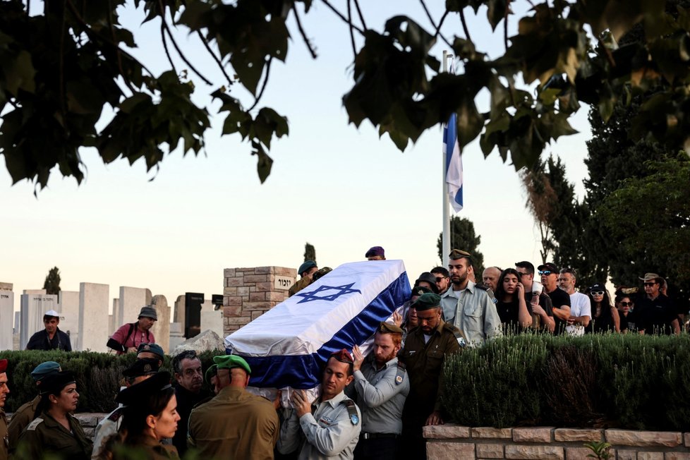 Pohřeb oběti, která zemřela během útoku na kibuc Kfar Aza (18.10.2023)
