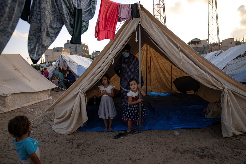 Vysídlené palestinské děti v Chán Júnisu (19. 10. 2023)