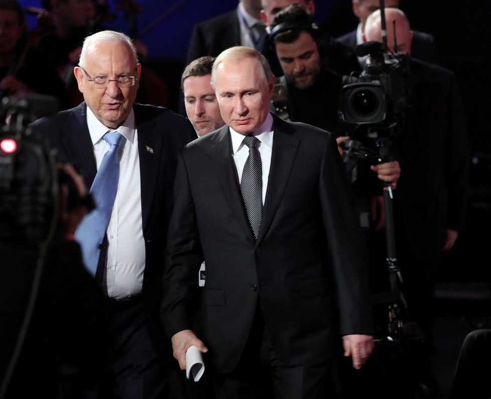 Vladimir Putin a izraelský prezident Rivlin na konferenci k holokaustu při příležitosti 75. výročí osvobození Osvětimi (23.1.2020)