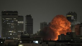 ONLINE: Írán vyslal na Izrael balistické rakety a Trump uvažuje o zapojení do USA do konfliktu