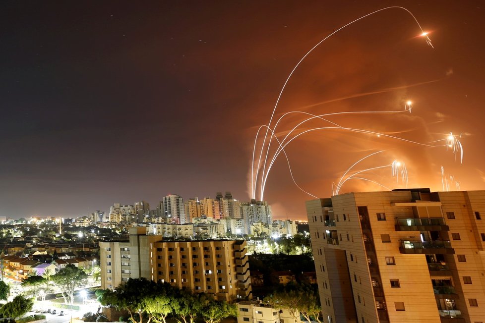 Izraelská města chrání systém protivzdušné obrany Iron Dome,