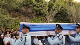 Izraelská policie strhla stany truchlícím po atentátnících.
