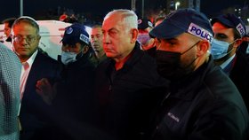 Izraelský premiér Benjamin Netanjahu na místě  teroristického útoku u synagogy v Jeruzalémě (27.1.2023)