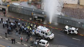 V Jeruzalémě utrpělo zranění 14 osob, najel do nich útočník autem.