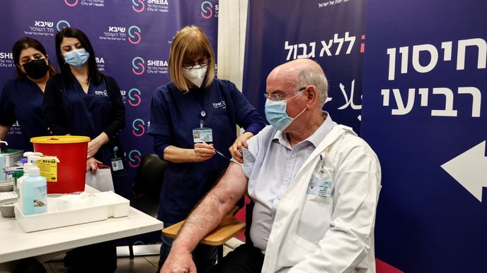 Očkování čtvrtými dávkami v Izraeli (27.12.2021)