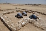 Archeologové našli v Negevské poušti na území státu Izrael starodávnou mešitu. Vědci ji považují za jednu z vůbec prvních, která byla postavena, její stáří datují až do 7. či 8. století.