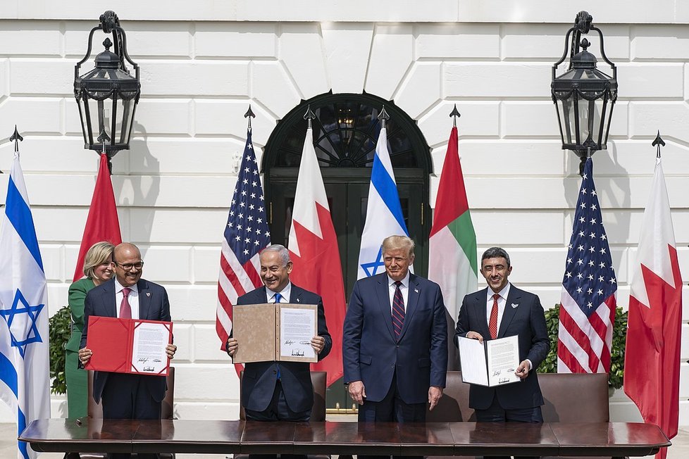 Slavnostní podpis Abrahámovských dohod mezi USA, Izraelem, Spojenými arabskými emiráty a Bahrajnem (15. září 2020)