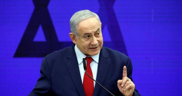 Premiér stáhl žádost o imunitu, prokurátor ho obžaloval. Izrael čekají třetí volby za rok