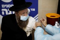 Nadějná data z Izraele: Vakcína zastaví i přenašeče britské mutace
