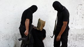 Radikálové z hnutí Hamás trestají spolupráci s Izraelem smrtí.
