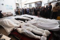 ONLINE: 20 mrtvých při úderu Izraele na Rafáh. A Hamás chce za rukojmí okamžité příměří