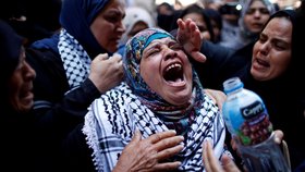 Příbuzní Palestinky Razan Al-Najar zabité u hranic Pásma Gazy