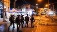 Střet izraelské policie s palestinskými demonstranty si vyžádal stovky zraněných.