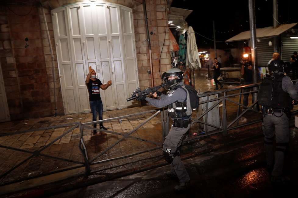 Střety mezi policií a Palestinci v Jeruzalémě.
