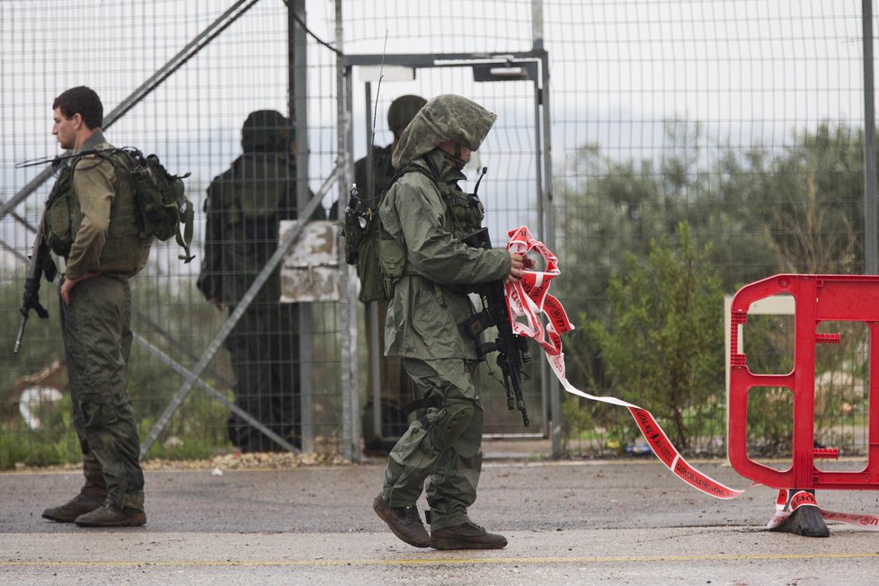 Vojáci zastřelili palestinskou útočnici, která nožem napadla vojáky.