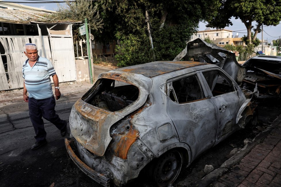 Aškelon: Škody po raketovém ostřelování z Pásma Gazy (10. 10. 2023).