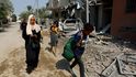 Odvetný úder Izraele v Gaze: Lidé prchají ze svých domovů (8.10.2023)