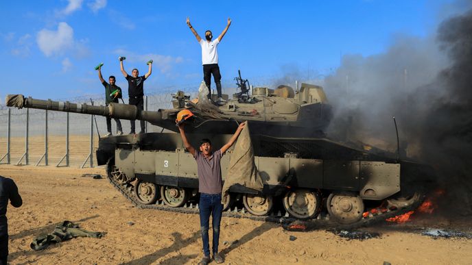 Palestinci zaútočili z Pásma Gazy na Izrael (7.10.2023)