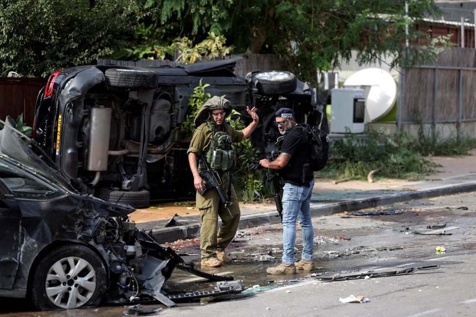 Ve městě Sderot na jihu Izraele probíhají boje již druhý den (8.10.2023)