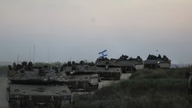 Izraelské tanky u Pásma Gazy