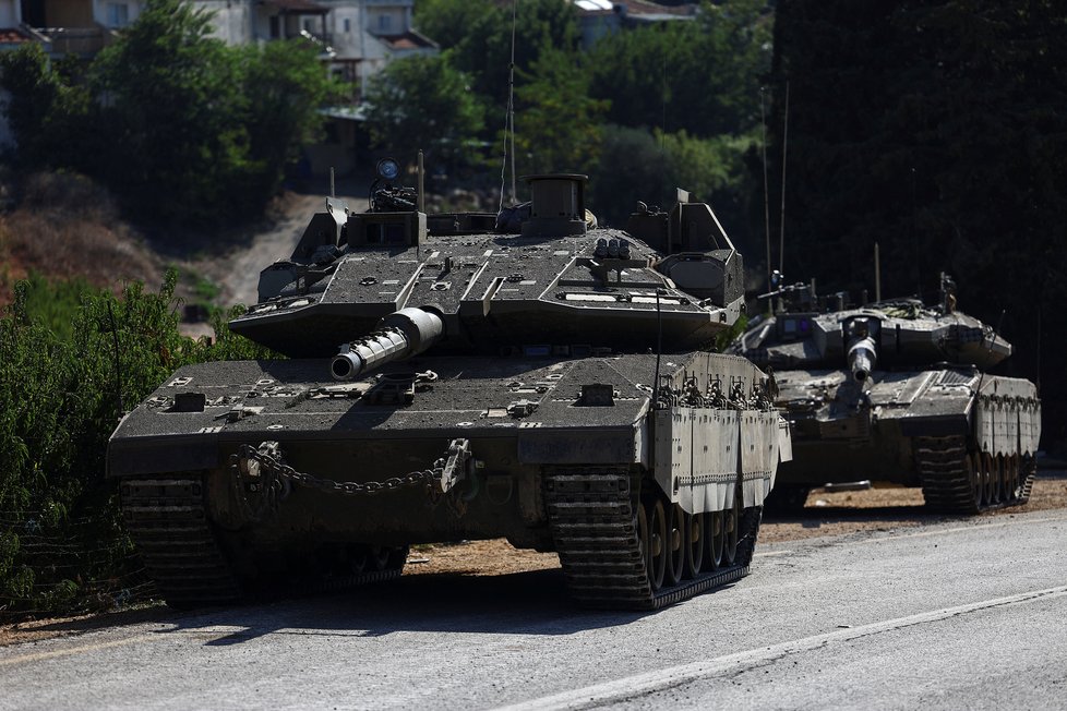 Izraelské tanky u Pásma Gazy.