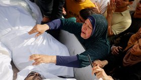 Pohřeb Palestinců zabitých při úderu na město Gaza