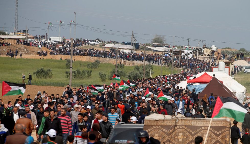 Protestujících Palestinců je přibližně 17 000.