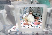 Obří nemocnice je bez proudu, v okolí zuří boje. Palestinská ministryně lhala o mrtvých dětech