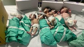 Nedonošené děti v nemocnici Šífa v Pásmu Gazy (12.11.2023)