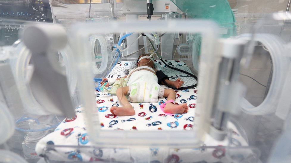 Neonatologické oddělení v nemocnici Šífa v Pásmu Gazy.