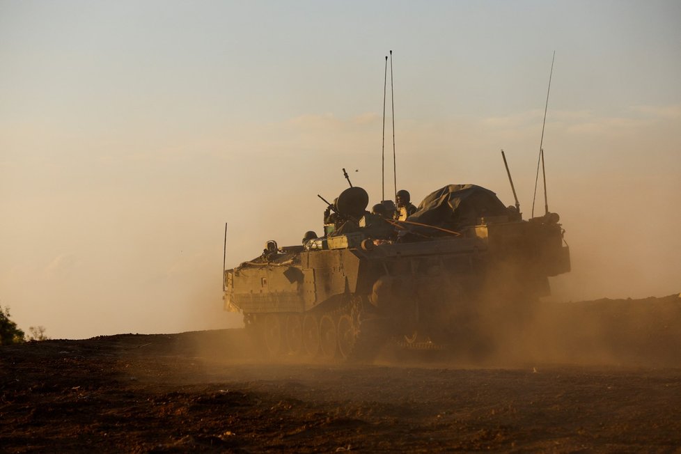 Izraelská armáda u Pásma Gazy.