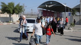 Z Pásma Gazy odchází do Egypta první cizinci od začátku války (1.11.2023)
