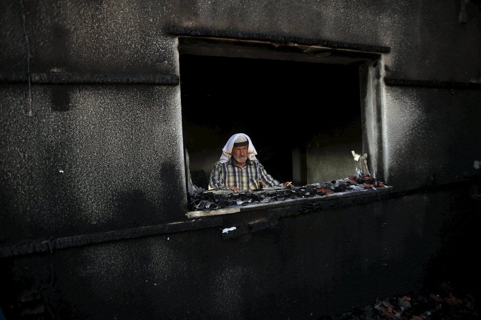 V tomto domě osmnáctiměsíční dítě uhořelo. Ze žhářského útoku jsou podezřelí izraelští extremisté.
