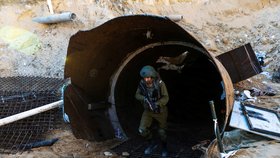 Izraelská armáda oznámila, že během své ofenzivy v Pásmu Gazy objevila údajně největší tunel vyhloubený Hamásem (18. 12. 2023)