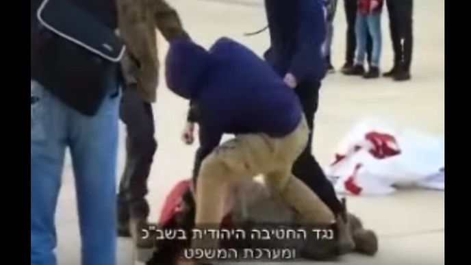 V Izraeli koluje šokující video slavící smrt malého Palestince 
