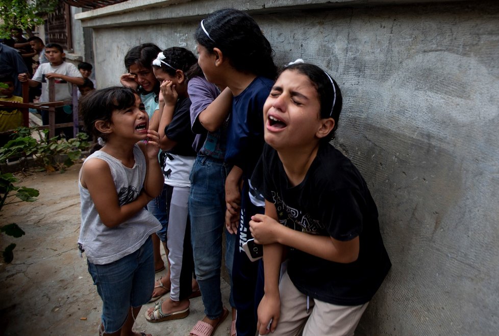 Záběry z pohřbu Palestince Tamima Hijaziho, který by zabit při jednom z náletu