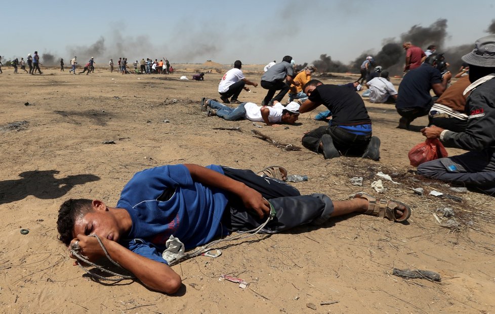 Nepokoje u zdi oddělující Izrael od palestinských území.