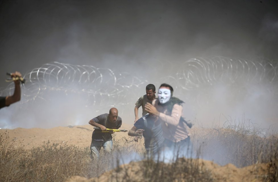 Nepokoje u zdi oddělující Izrael od palestinských území.