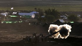 Izraelské dělostřelectvo během útoku na Pásmo Gazy (18.10.2023)