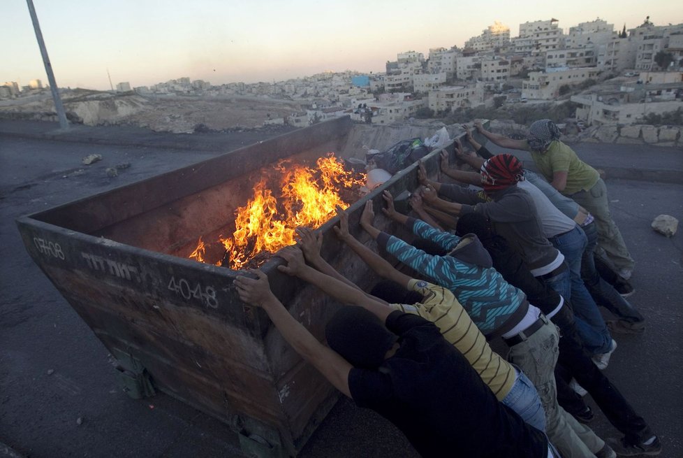 V Izraeli hoří už od čtvrtka