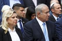 Ženu izraelského premiéra viní z úplatkářství. Policie s tím vyrukovala u soudu